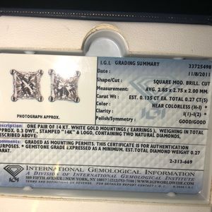 Diamond earrings 1/4 Carat